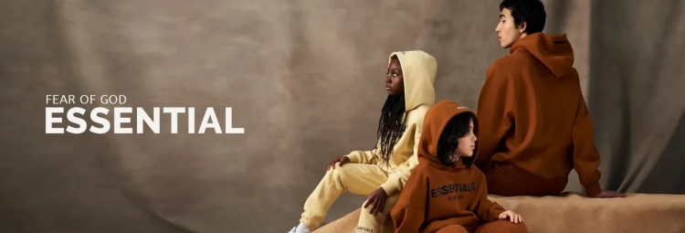 Essential Hoodie: The Perfect Blend of Comfort and Minimalist Fashion