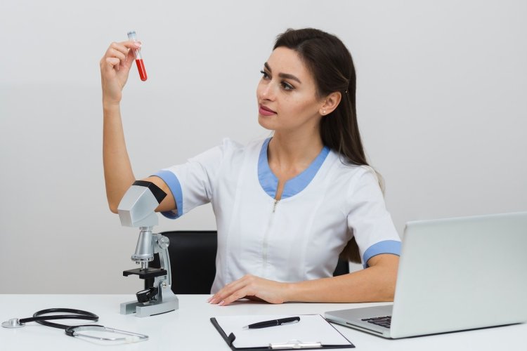 Unlocking a Bright Career with a Phlebotomist Course: What You Need to Know