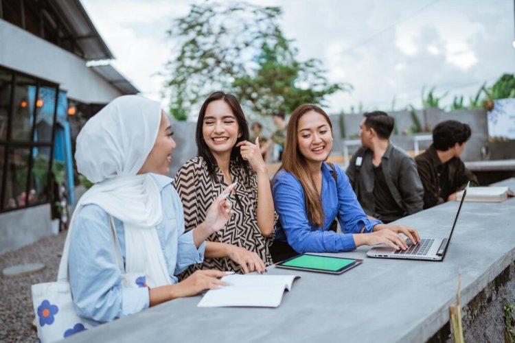 Work & Study Abroad in 2025 Best Countries for Pakistani Students