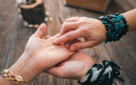 What Is Psychic Reading & How Does It Helps Individuals