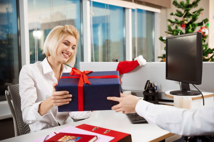 How to Choose the Best Premium Corporate Gifts in Singapore