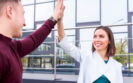 Какво разкрива Индексът на властовото разстояние за работната среда и екипната динамика?