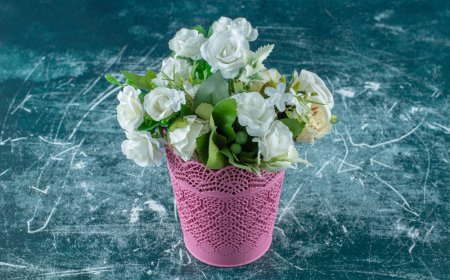 How to Choose the Perfect Floral Vase Fillers for Any Occasion