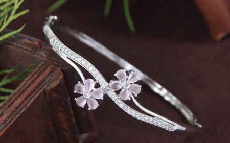 Top 5 Must-Have Bracelets for Women in Every Jewelry Collection