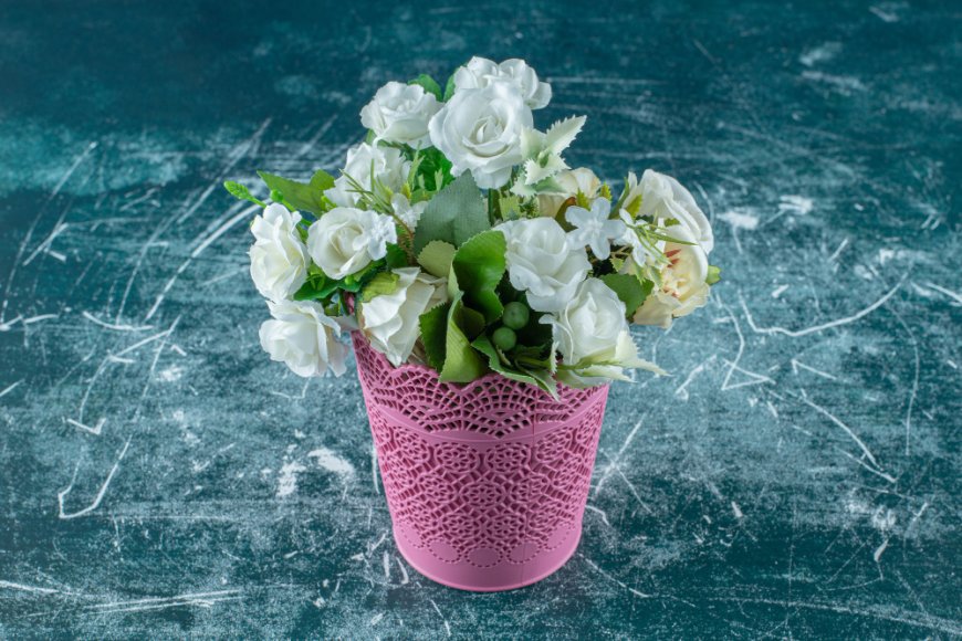 How to Choose the Perfect Floral Vase Fillers for Any Occasion