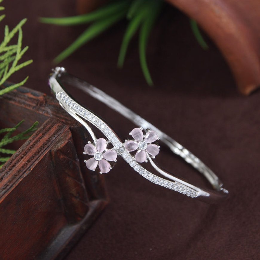 Top 5 Must-Have Bracelets for Women in Every Jewelry Collection