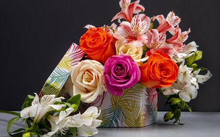 Seasonal Flowers You Should Buy Right Now for the Most Vibrant Arrangements