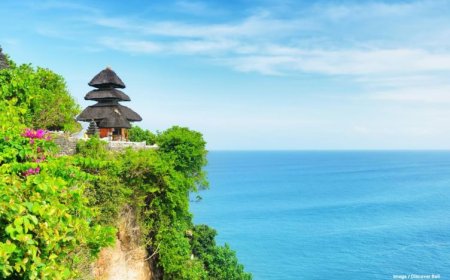 Uluwatu Temple – The Clifftop Marvel