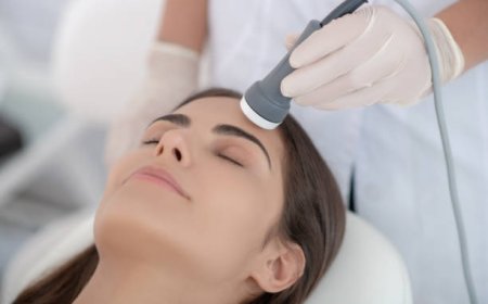Hydrafacial: Deep Hydration for Lasting Plumpness