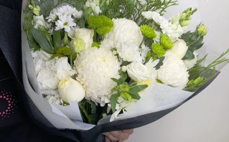 Remembering with Respect: Elegant Sympathy Flowers for Times of Loss