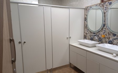 Modern Toilet Cubicle Solutions in Noida: Comfort Meets Durability