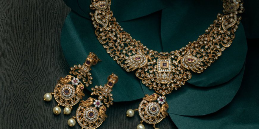 The Timeless Beauty of Emerald Rings: A Story of Craft, Color, and Meaning