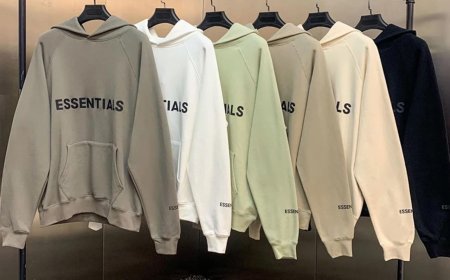Essentials Hoodie Canada – Premium Materials Designed for Daily Wear