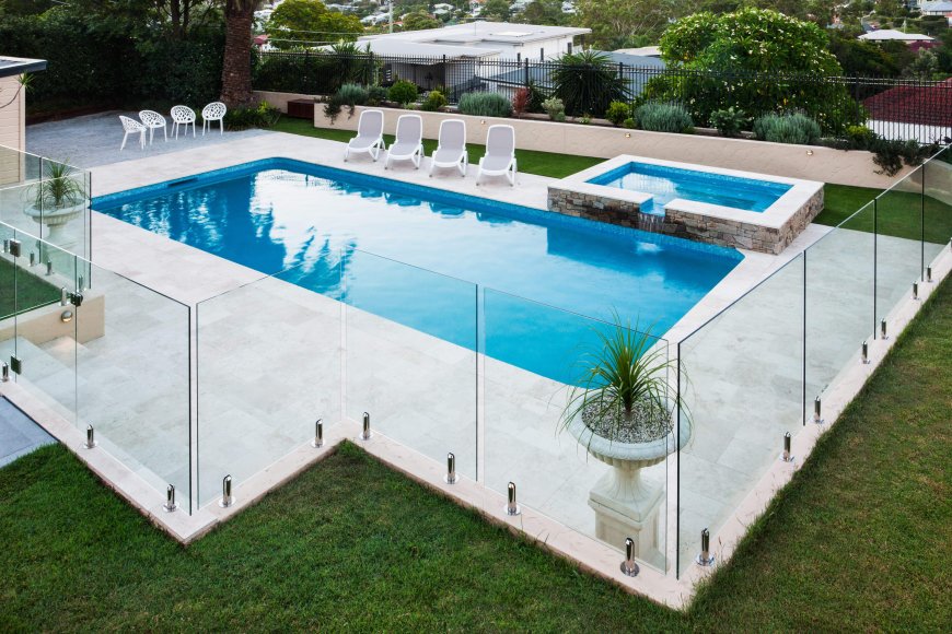 What Are the Top Modern Pool Fencing Trends Today?
