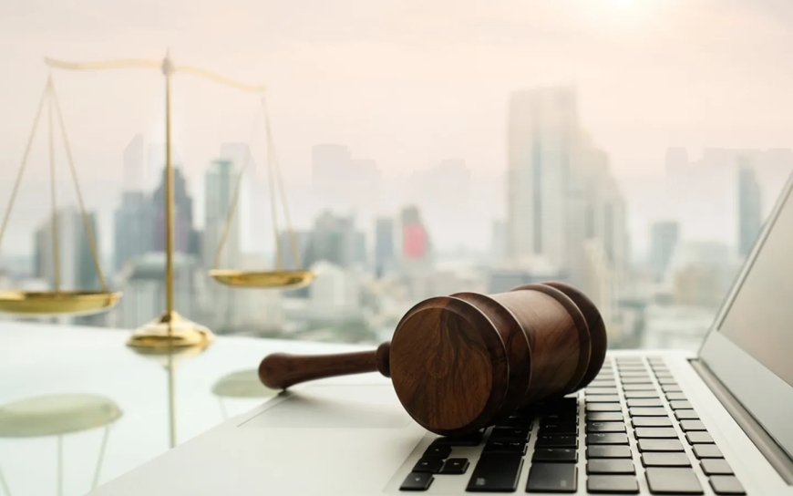 How Law Firms in Kuwait Help Businesses Stay Legally Calm During Sudden Policy Changes