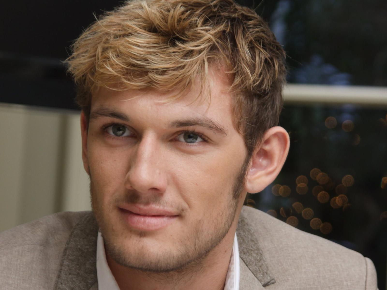 Alex Pettyfer