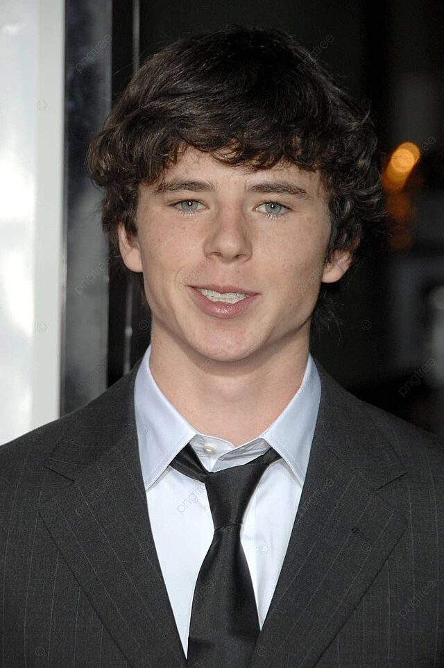 Charlie McDermott